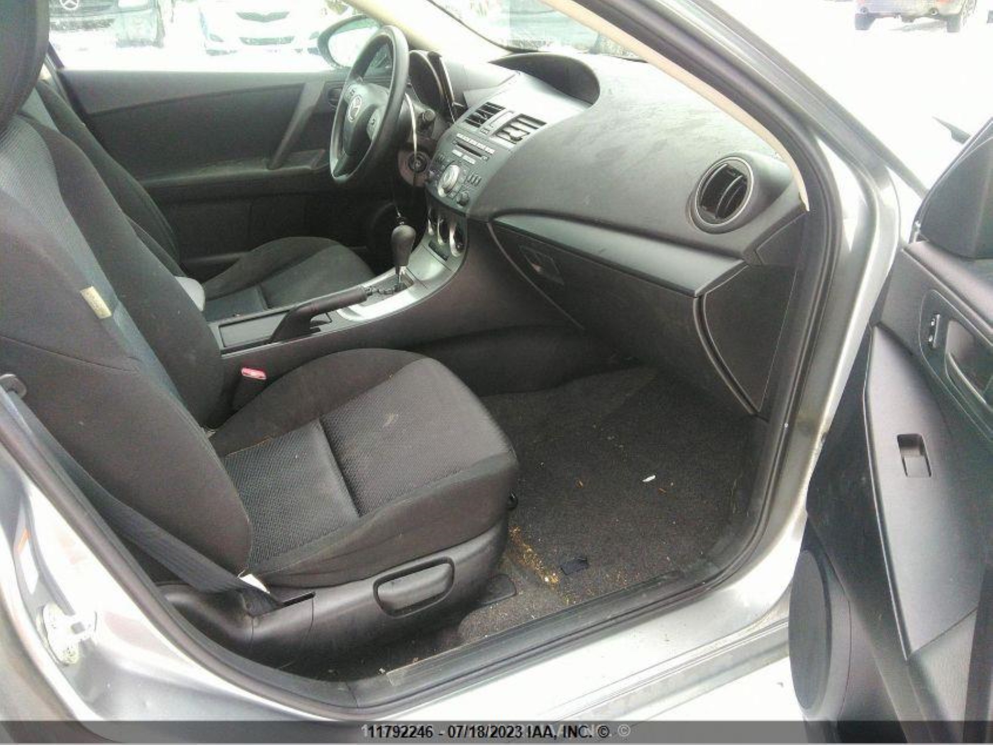 Photo 4 VIN: JM1BL1SFXA1224735 - MAZDA 3 