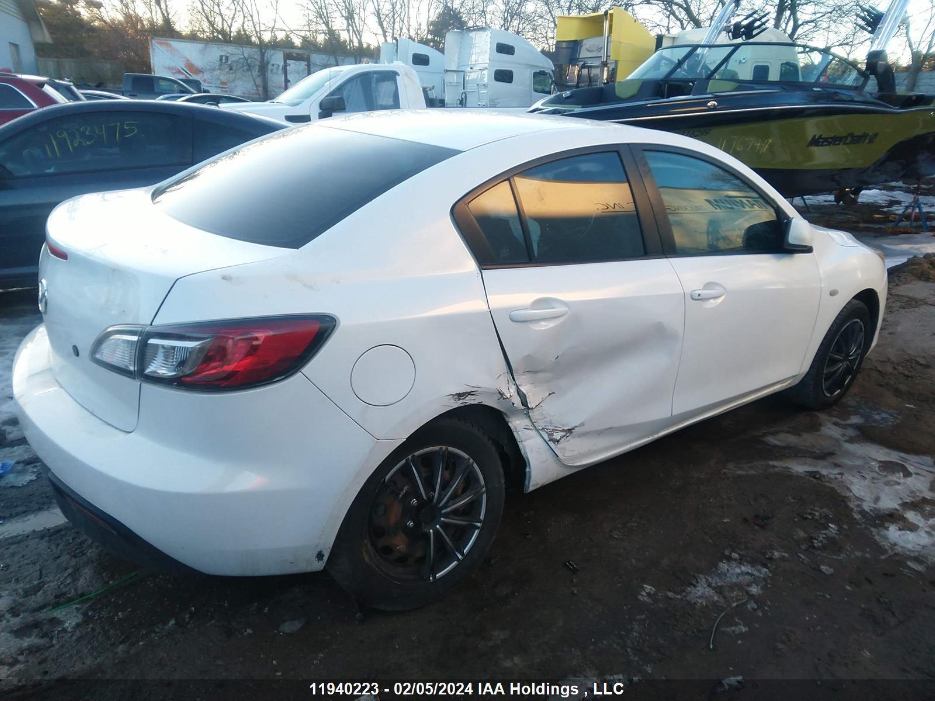 Photo 3 VIN: JM1BL1SFXA1353557 - MAZDA 3 