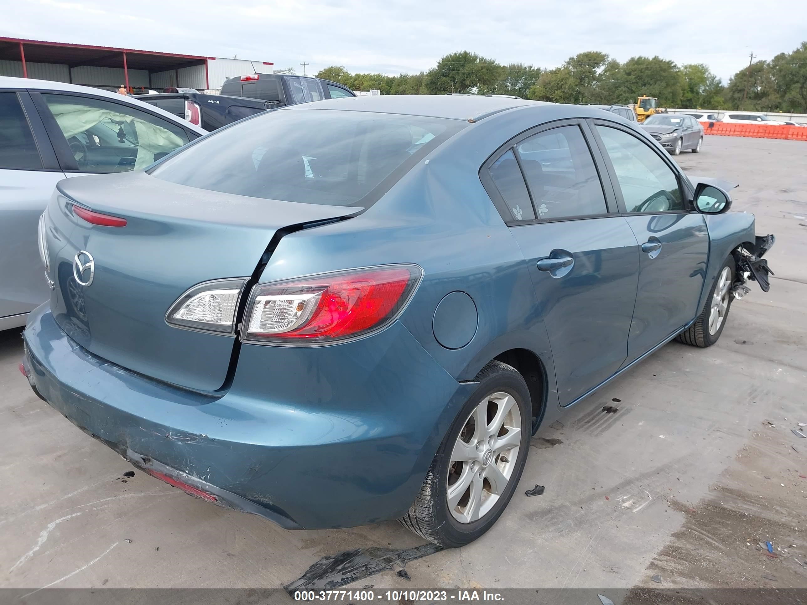 Photo 3 VIN: JM1BL1SG0A1230004 - MAZDA 3 