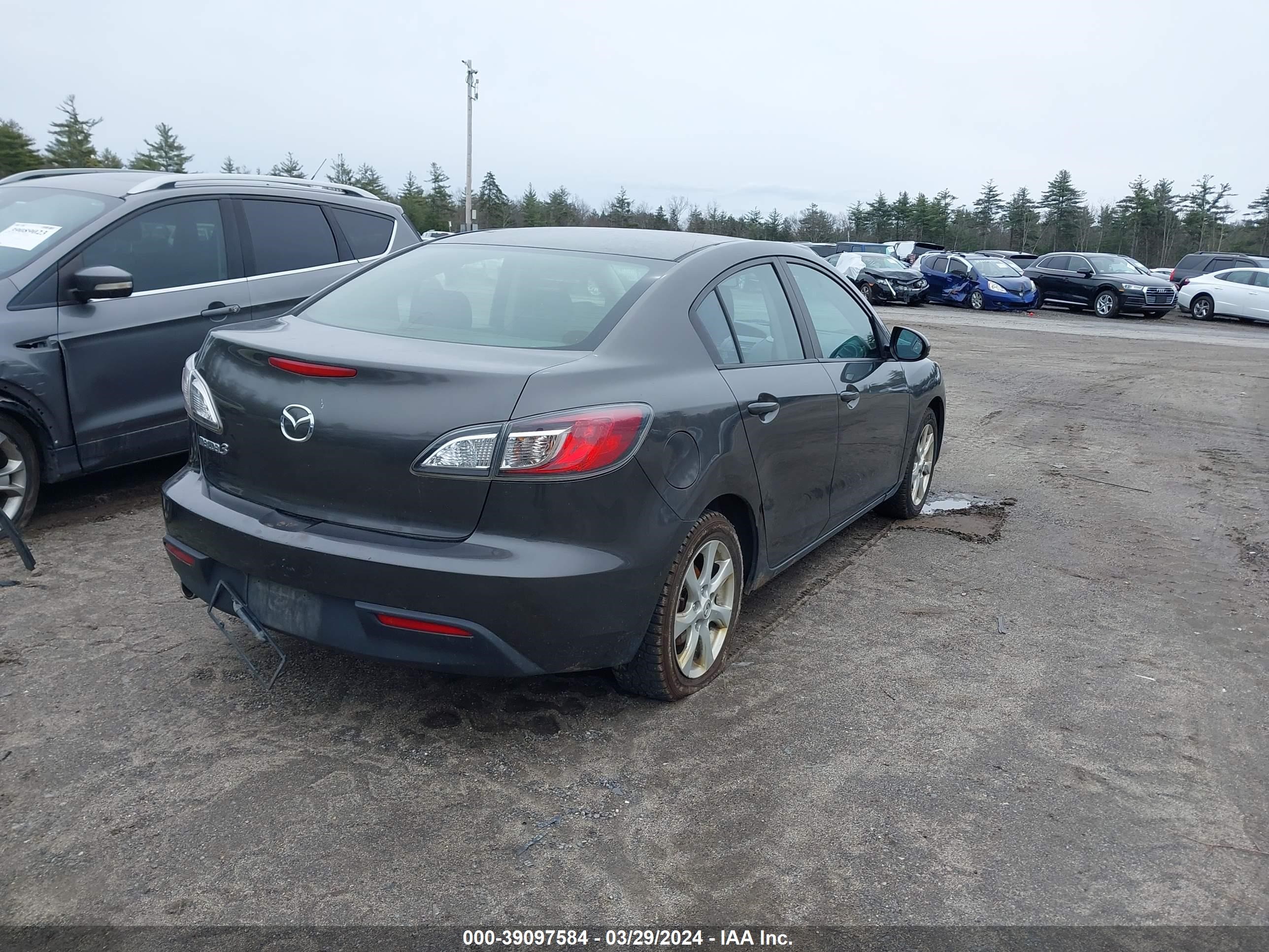 Photo 3 VIN: JM1BL1SG2A1302739 - MAZDA 3 