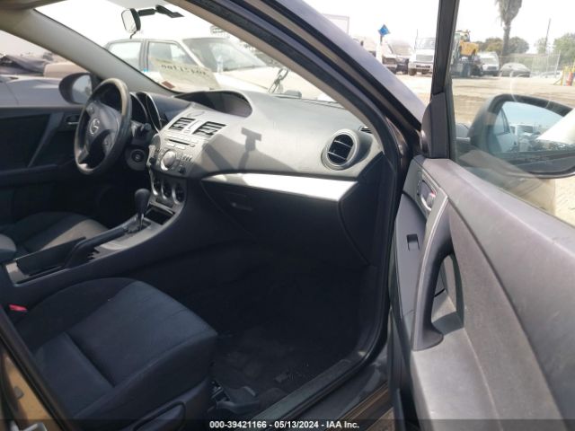 Photo 4 VIN: JM1BL1SG6A1128187 - MAZDA MAZDA3 