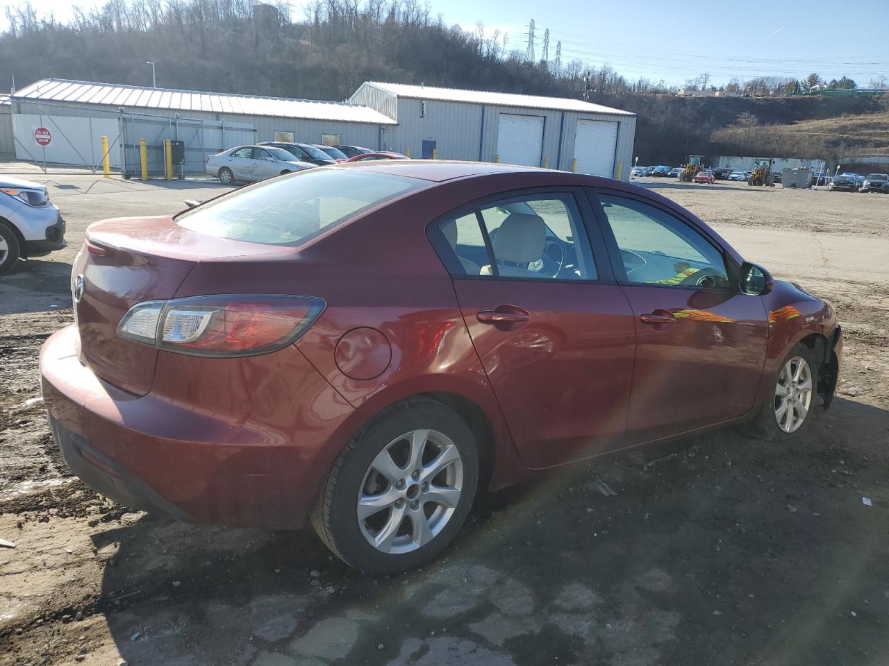 Photo 2 VIN: JM1BL1SG6A1214860 - MAZDA 3 