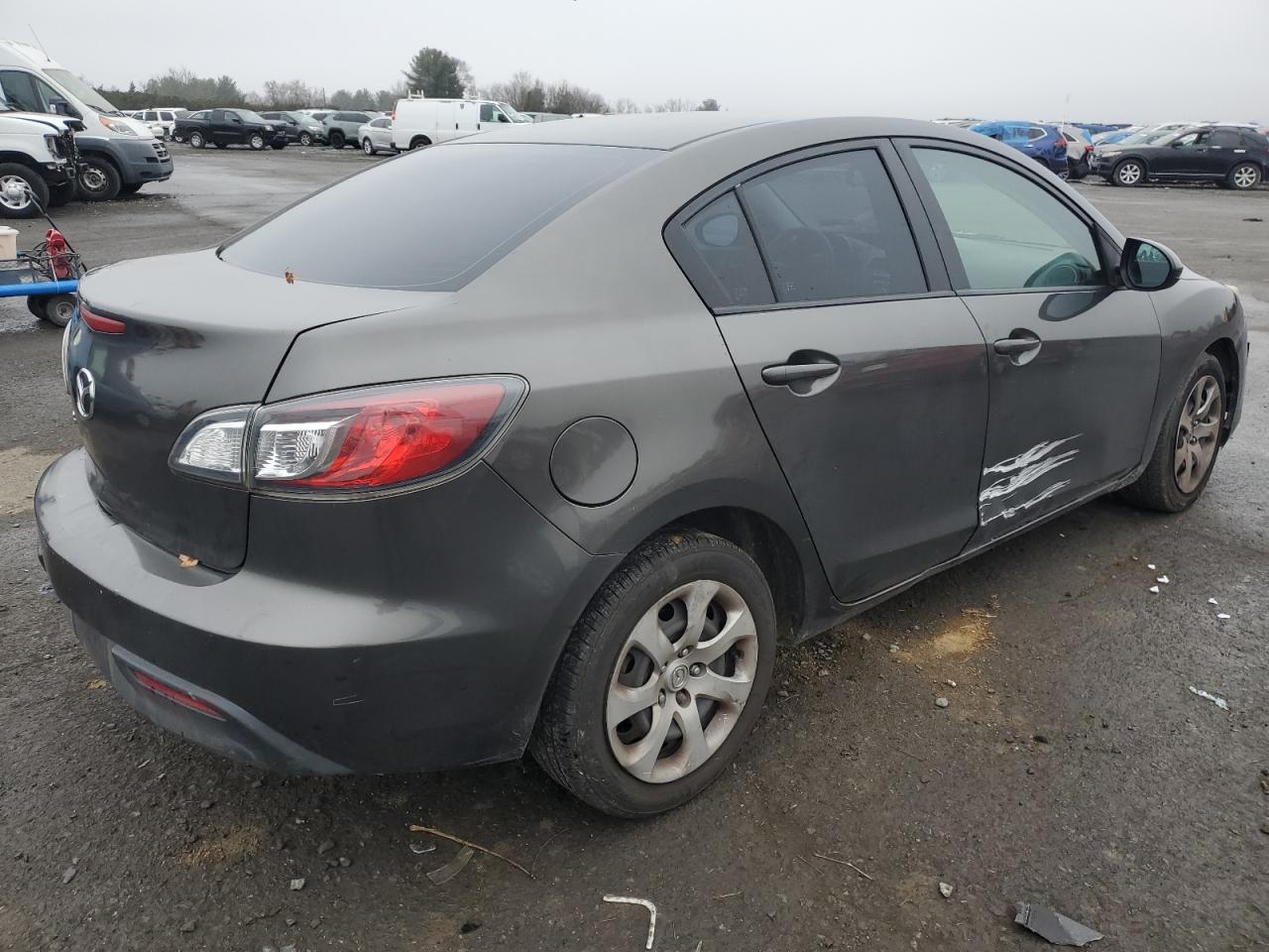 Photo 2 VIN: JM1BL1SG7A1249021 - MAZDA 3 