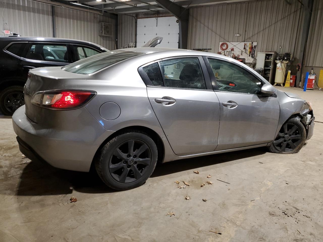 Photo 2 VIN: JM1BL1SG8A1268774 - MAZDA 3 