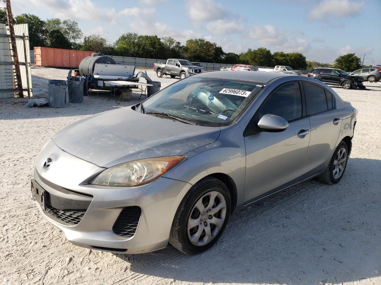 Photo 0 VIN: JM1BL1TF0D1844559 - MAZDA 3 