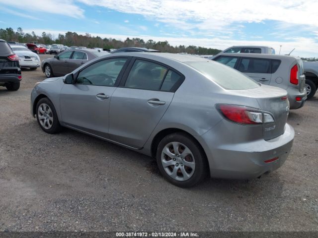 Photo 2 VIN: JM1BL1TF1D1826393 - MAZDA MAZDA3 