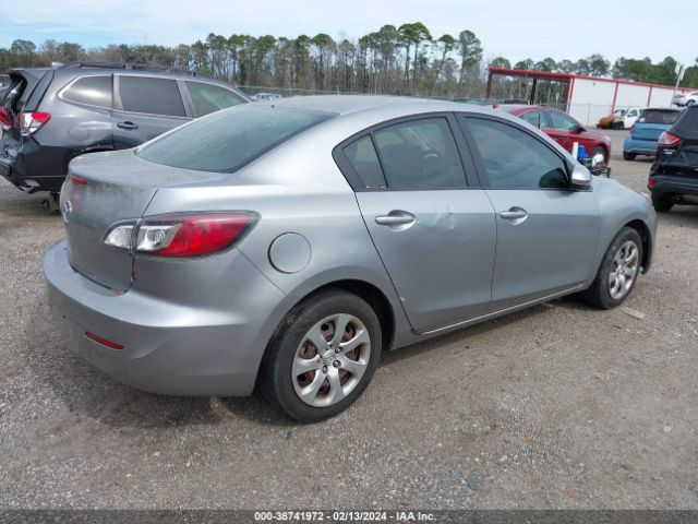 Photo 3 VIN: JM1BL1TF1D1826393 - MAZDA MAZDA3 