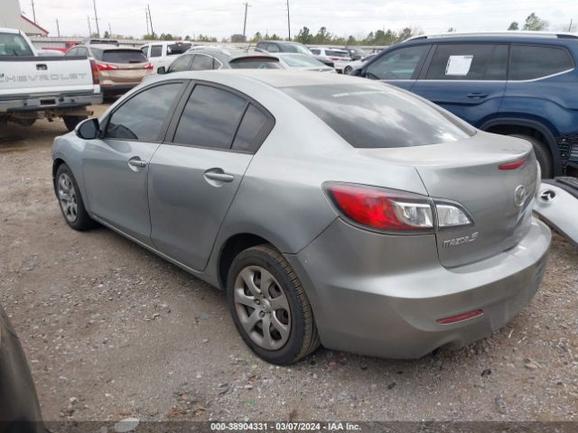 Photo 2 VIN: JM1BL1TF3D1817310 - MAZDA MAZDA3 