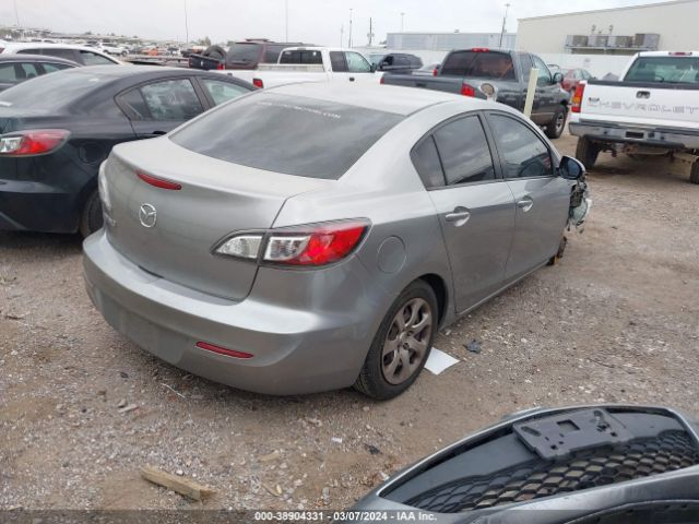 Photo 3 VIN: JM1BL1TF3D1817310 - MAZDA MAZDA3 