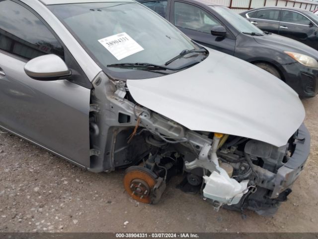 Photo 5 VIN: JM1BL1TF3D1817310 - MAZDA MAZDA3 