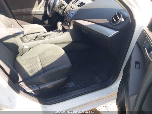 Photo 4 VIN: JM1BL1TF3D1821096 - MAZDA MAZDA3 