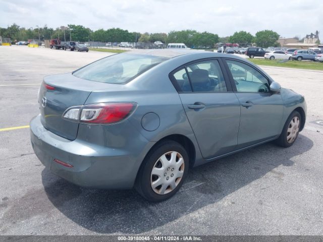 Photo 3 VIN: JM1BL1TF5D1772421 - MAZDA MAZDA3 