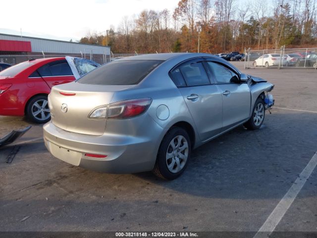 Photo 3 VIN: JM1BL1TF6D1756874 - MAZDA MAZDA3 