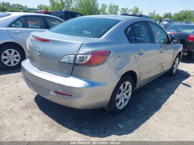 Photo 3 VIN: JM1BL1TF7D1841464 - MAZDA MAZDA3 