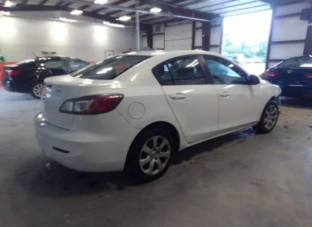 Photo 3 VIN: JM1BL1TG0D1769712 - MAZDA MAZDA3 