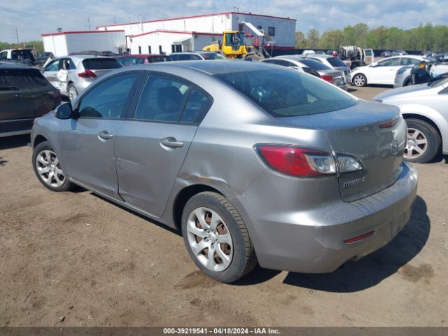 Photo 2 VIN: JM1BL1TG1D1760663 - MAZDA MAZDA3 