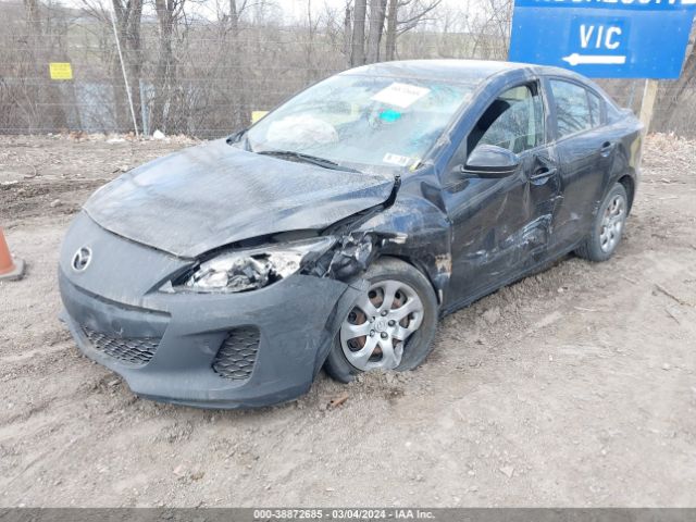 Photo 1 VIN: JM1BL1TG1D1849567 - MAZDA MAZDA3 