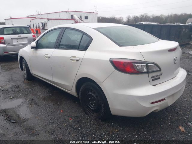 Photo 2 VIN: JM1BL1TG2D1851103 - MAZDA MAZDA3 