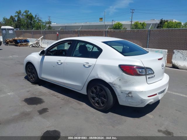 Photo 2 VIN: JM1BL1TG4D1702188 - MAZDA MAZDA3 