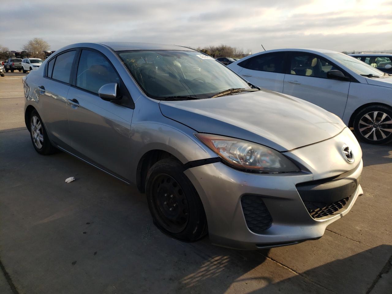 Photo 3 VIN: JM1BL1TG5D1745583 - MAZDA 3 