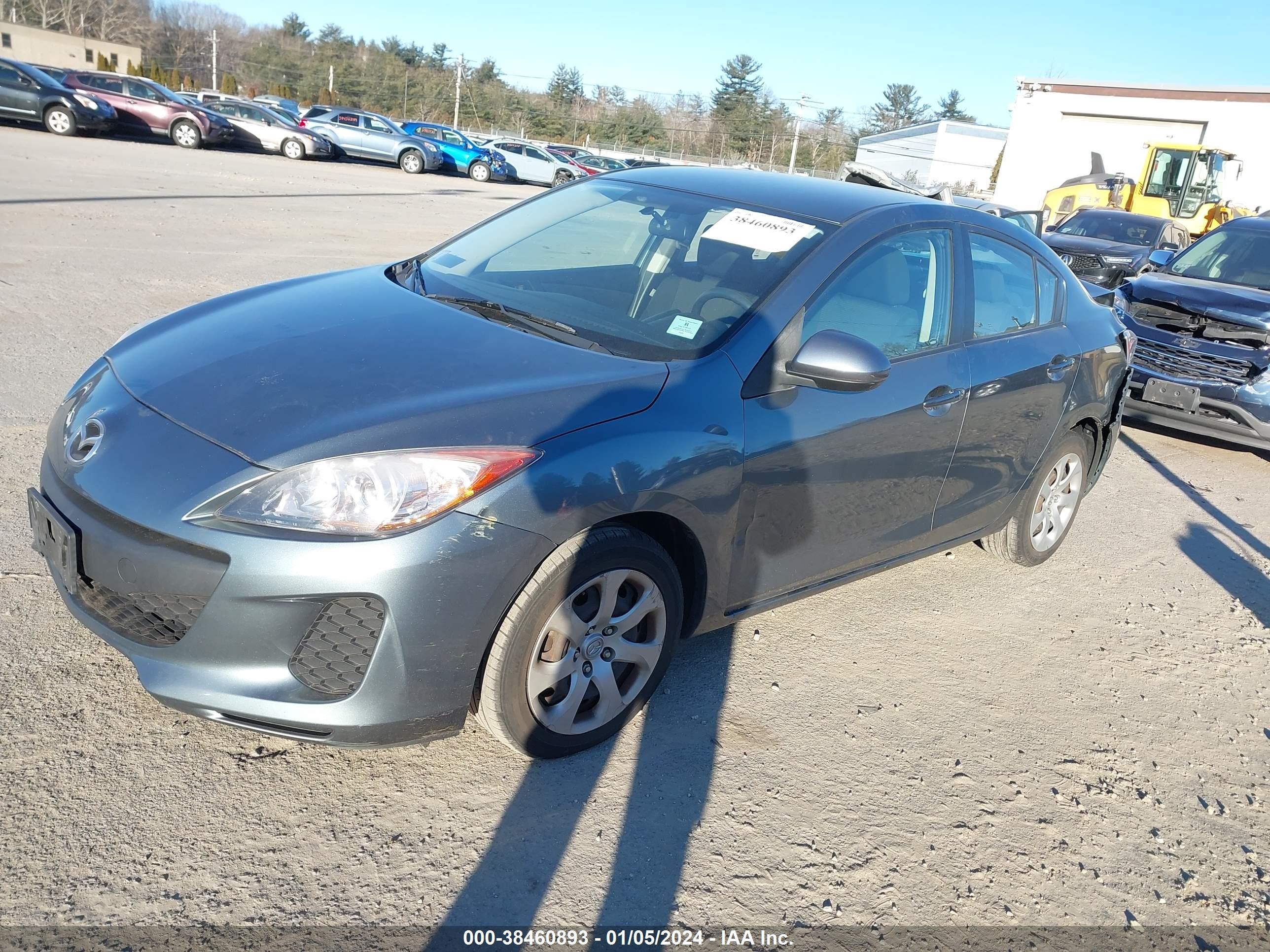 Photo 1 VIN: JM1BL1TG5D1795903 - MAZDA 3 