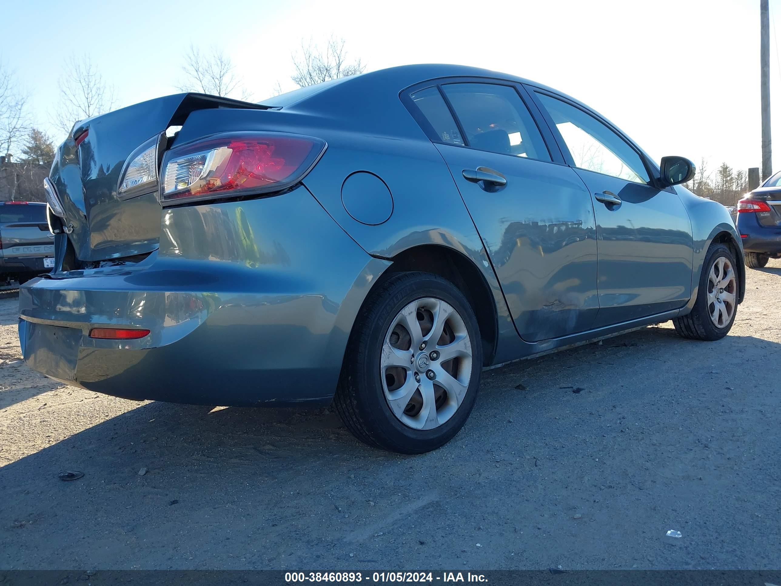 Photo 3 VIN: JM1BL1TG5D1795903 - MAZDA 3 