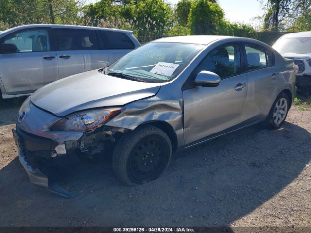 Photo 1 VIN: JM1BL1TG6D1749318 - MAZDA MAZDA3 