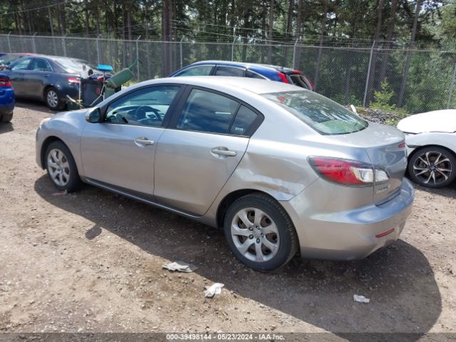 Photo 2 VIN: JM1BL1TG7D1763924 - MAZDA MAZDA3 