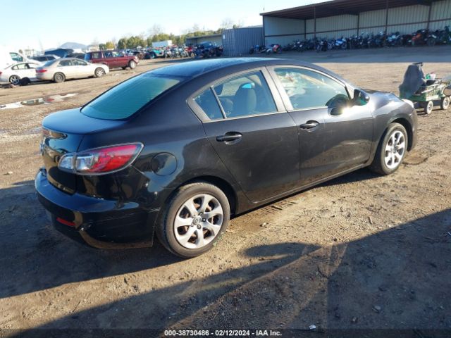 Photo 3 VIN: JM1BL1TG7D1797622 - MAZDA MAZDA3 