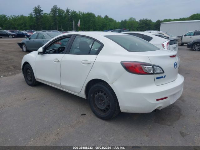 Photo 2 VIN: JM1BL1TG7D1804441 - MAZDA MAZDA3 