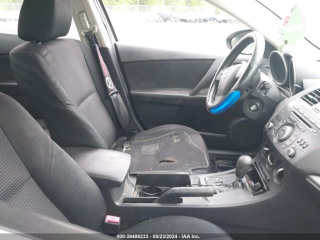 Photo 4 VIN: JM1BL1TG7D1804441 - MAZDA MAZDA3 