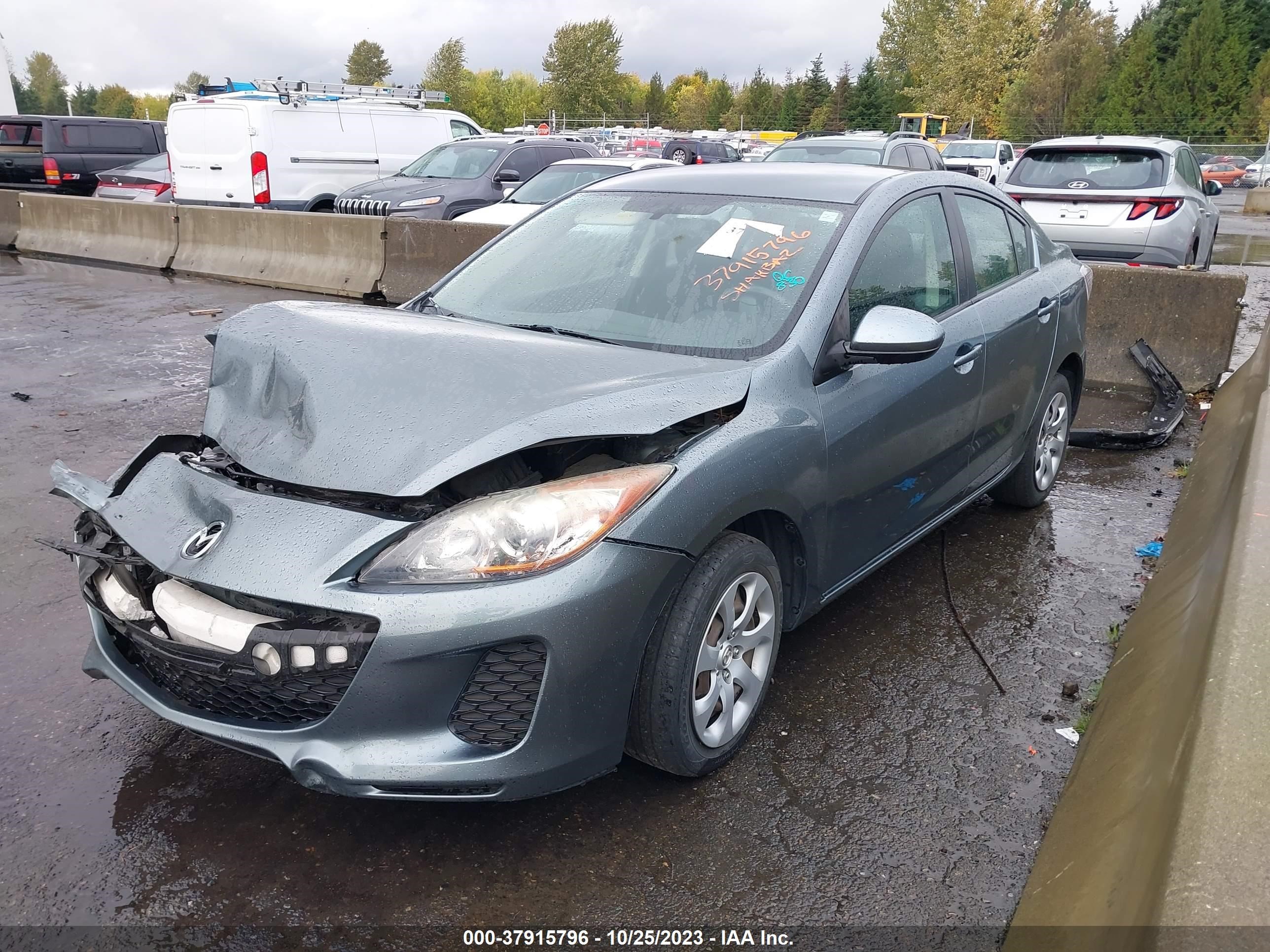 Photo 1 VIN: JM1BL1TG9D1753038 - MAZDA 3 