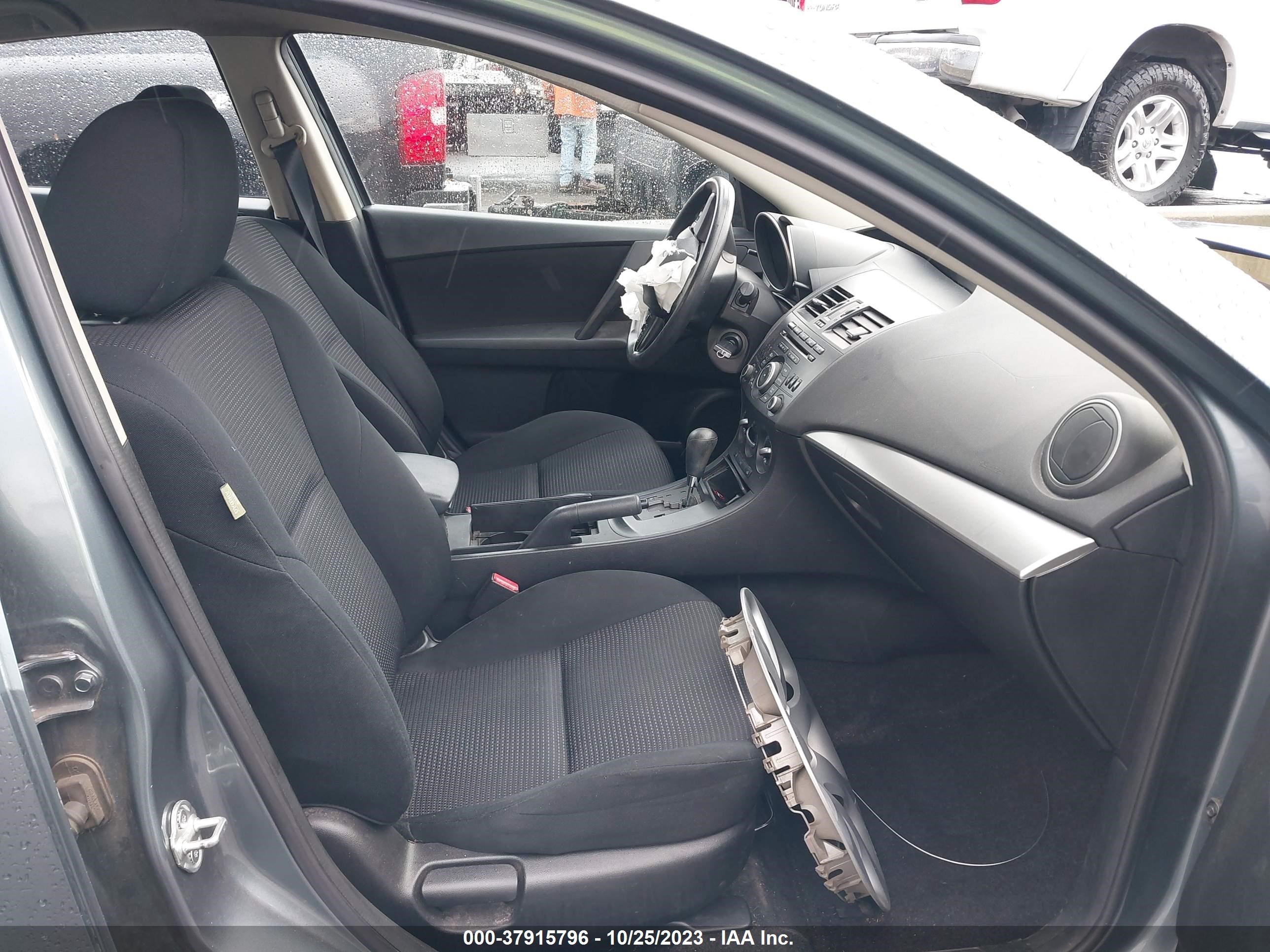 Photo 4 VIN: JM1BL1TG9D1753038 - MAZDA 3 