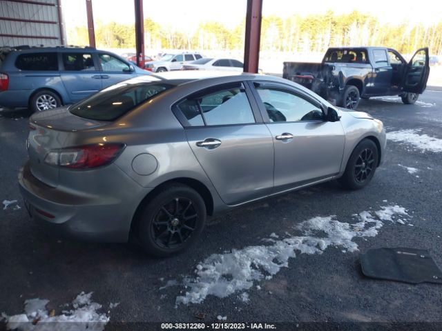 Photo 3 VIN: JM1BL1TG9D1823024 - MAZDA 3 