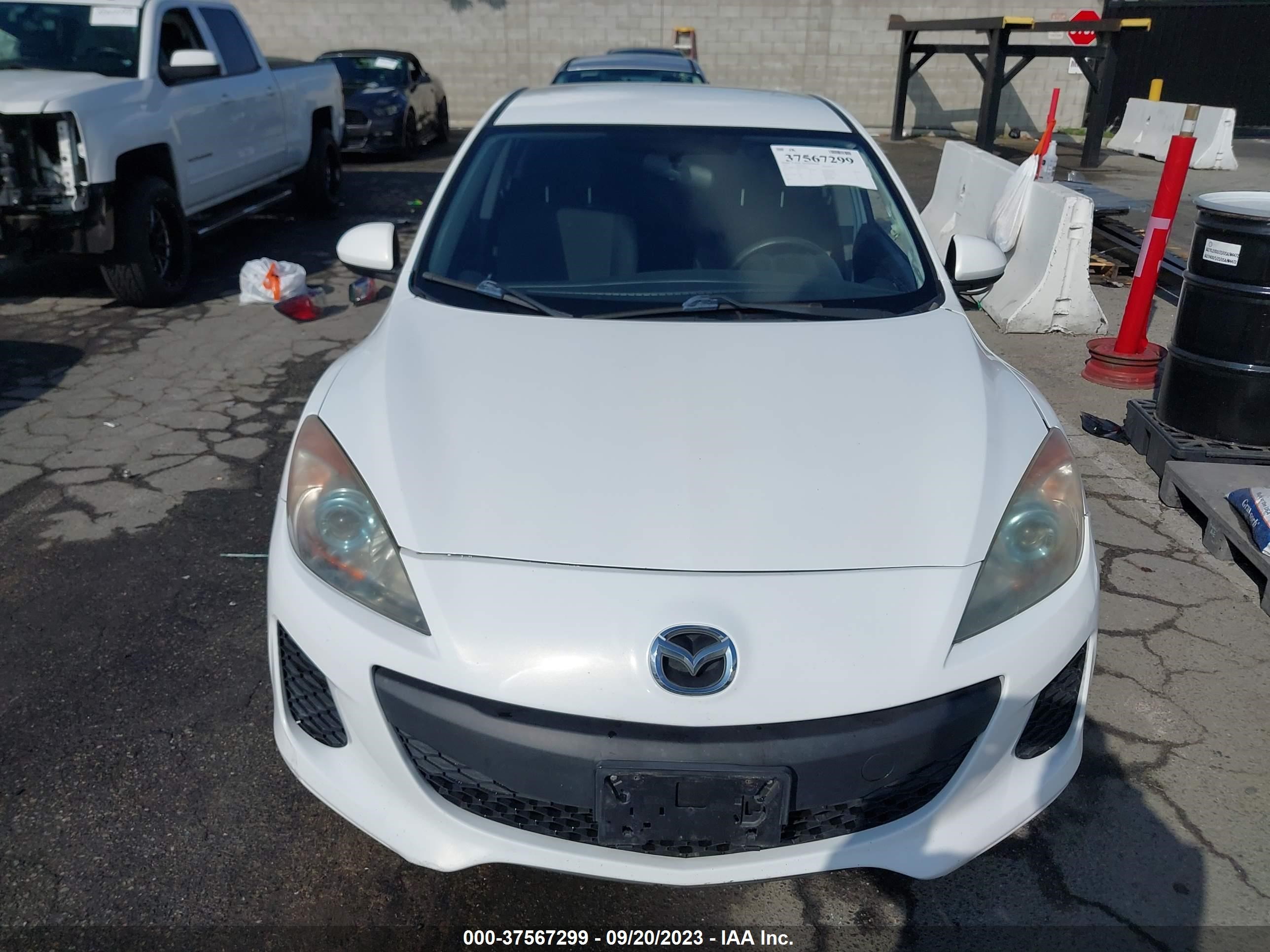 Photo 12 VIN: JM1BL1TGXD1760581 - MAZDA 3 