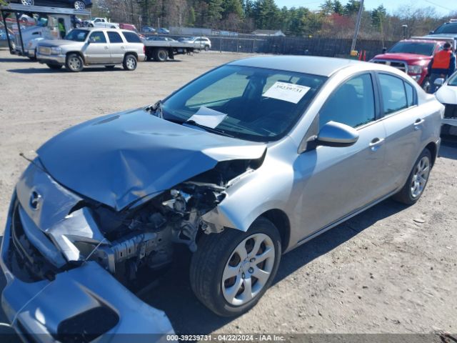 Photo 1 VIN: JM1BL1TGXD1836137 - MAZDA MAZDA3 