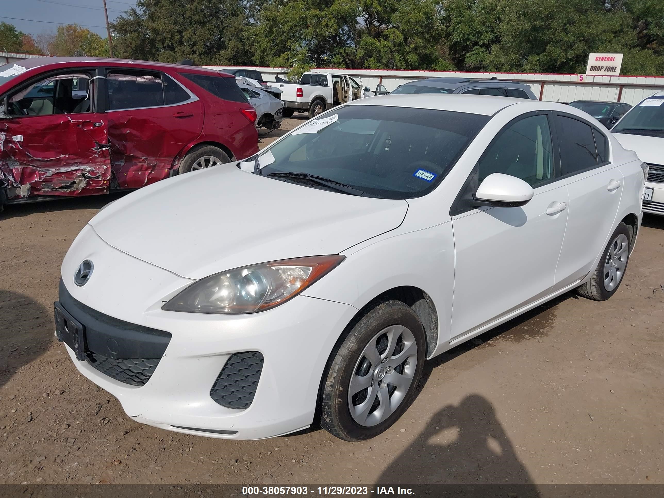 Photo 1 VIN: JM1BL1U71D1769345 - MAZDA 3 