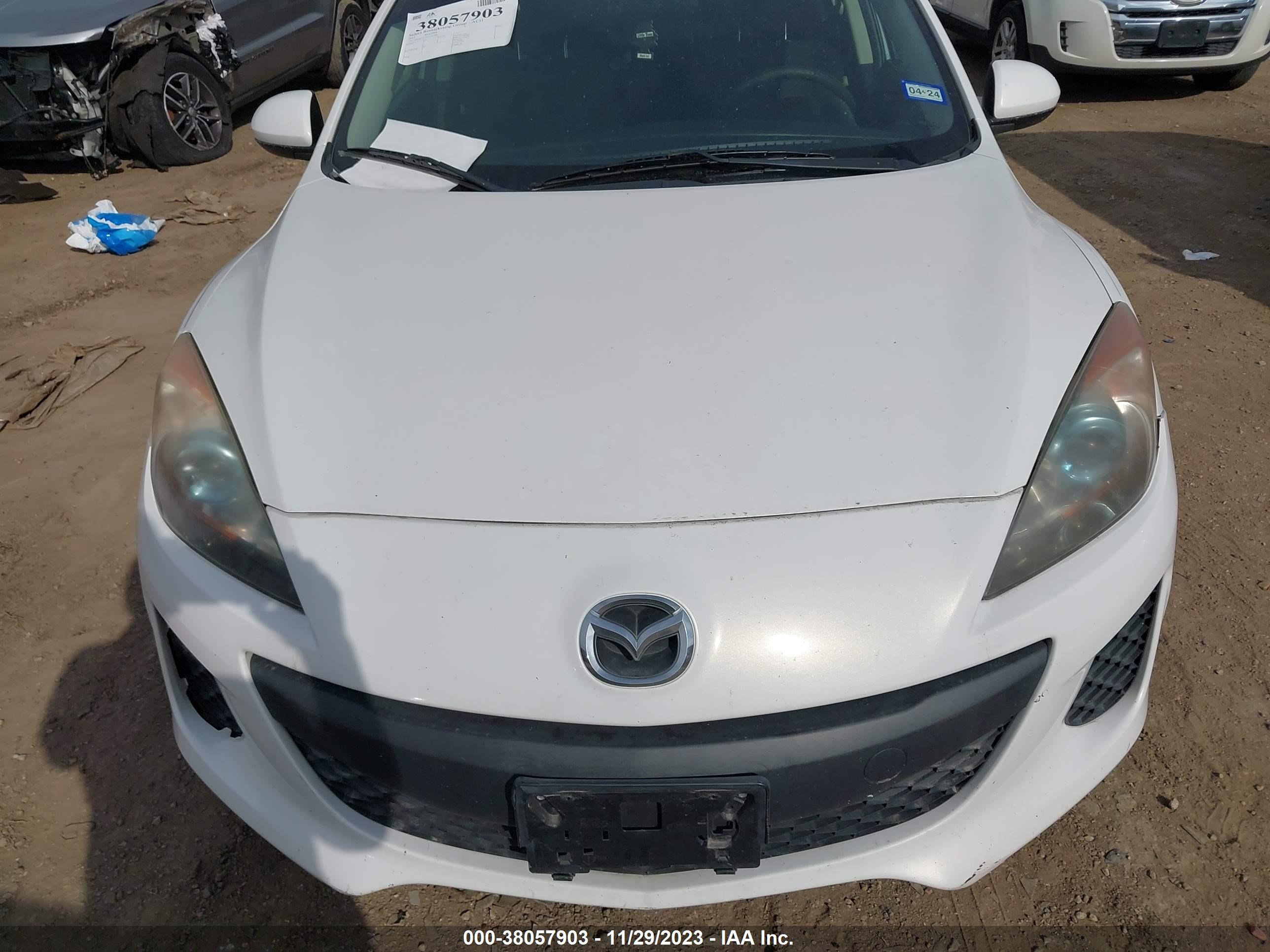 Photo 9 VIN: JM1BL1U71D1769345 - MAZDA 3 