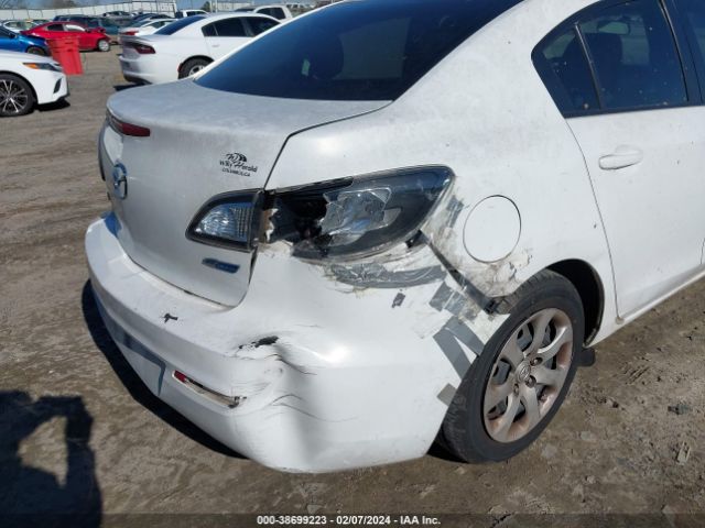 Photo 5 VIN: JM1BL1U77D1738326 - MAZDA MAZDA3 