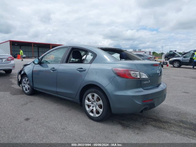 Photo 2 VIN: JM1BL1U7XD1787150 - MAZDA MAZDA3 