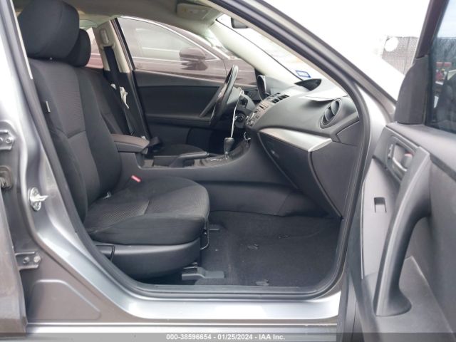 Photo 4 VIN: JM1BL1U7XD1791117 - MAZDA MAZDA3 