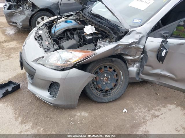 Photo 5 VIN: JM1BL1U7XD1791117 - MAZDA MAZDA3 