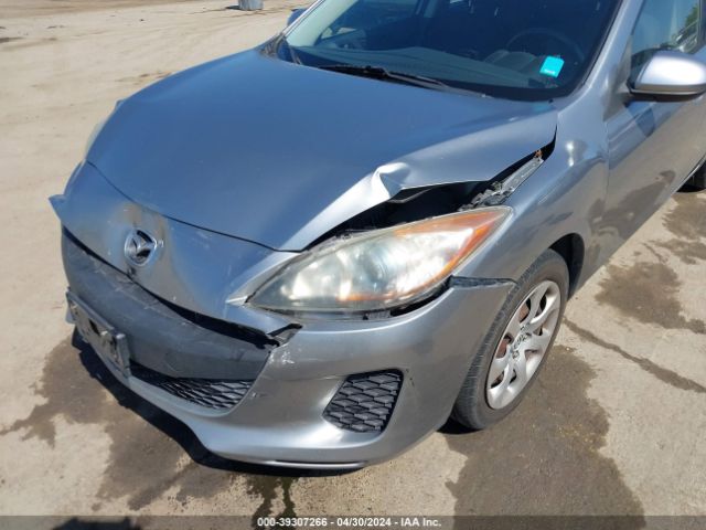 Photo 5 VIN: JM1BL1U87D1702404 - MAZDA MAZDA3 