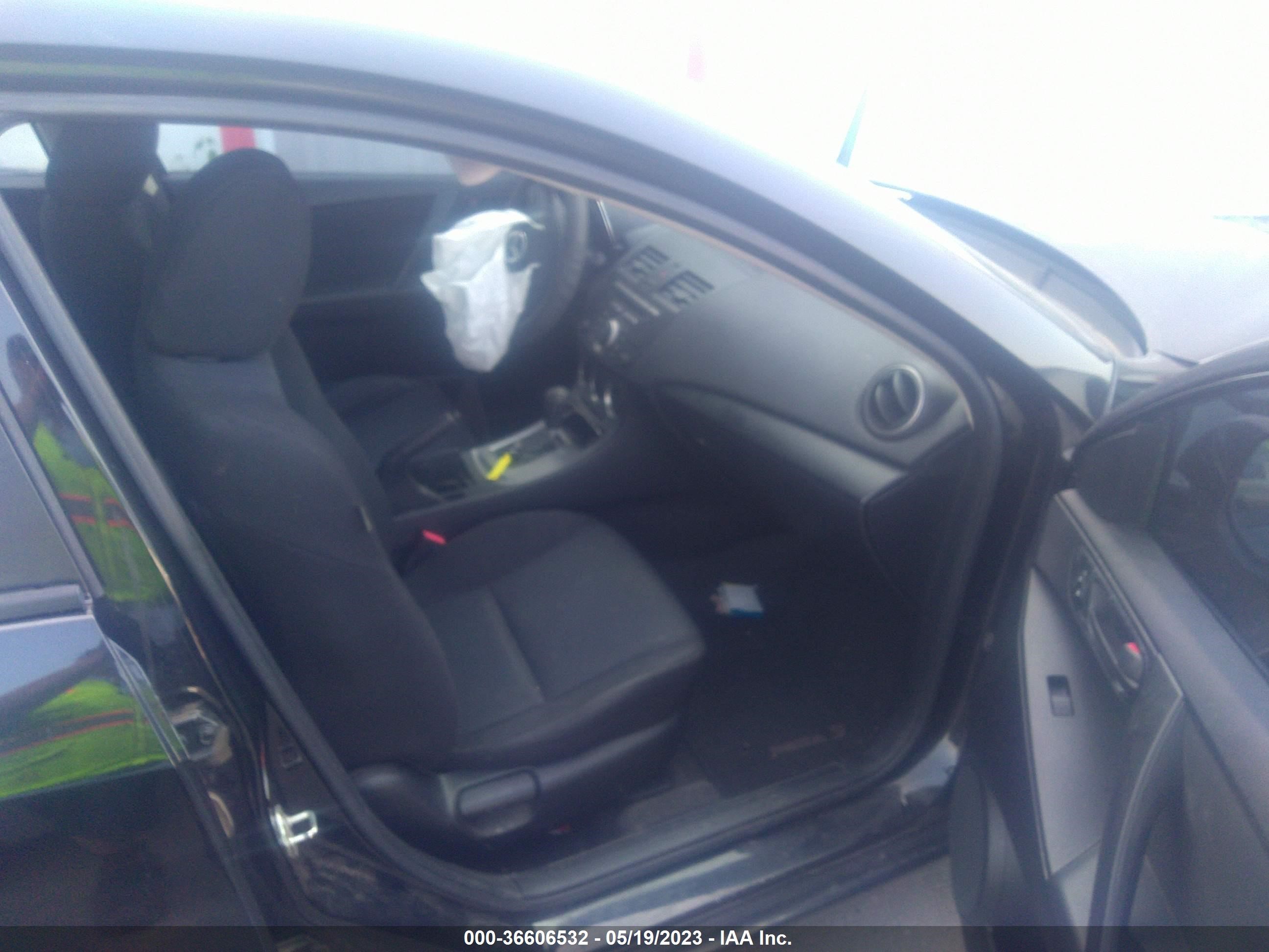 Photo 4 VIN: JM1BL1UF1B1365529 - MAZDA 3 