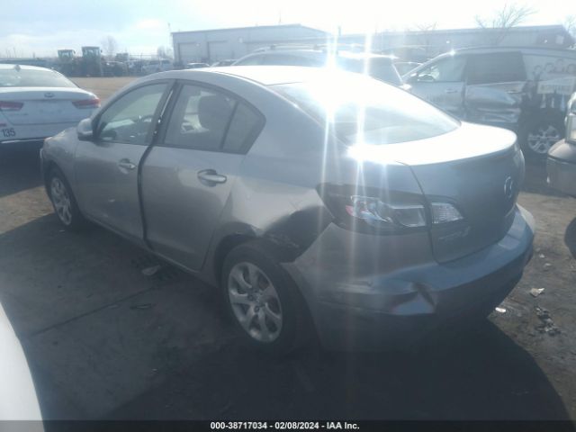 Photo 2 VIN: JM1BL1UF1B1374599 - MAZDA MAZDA3 