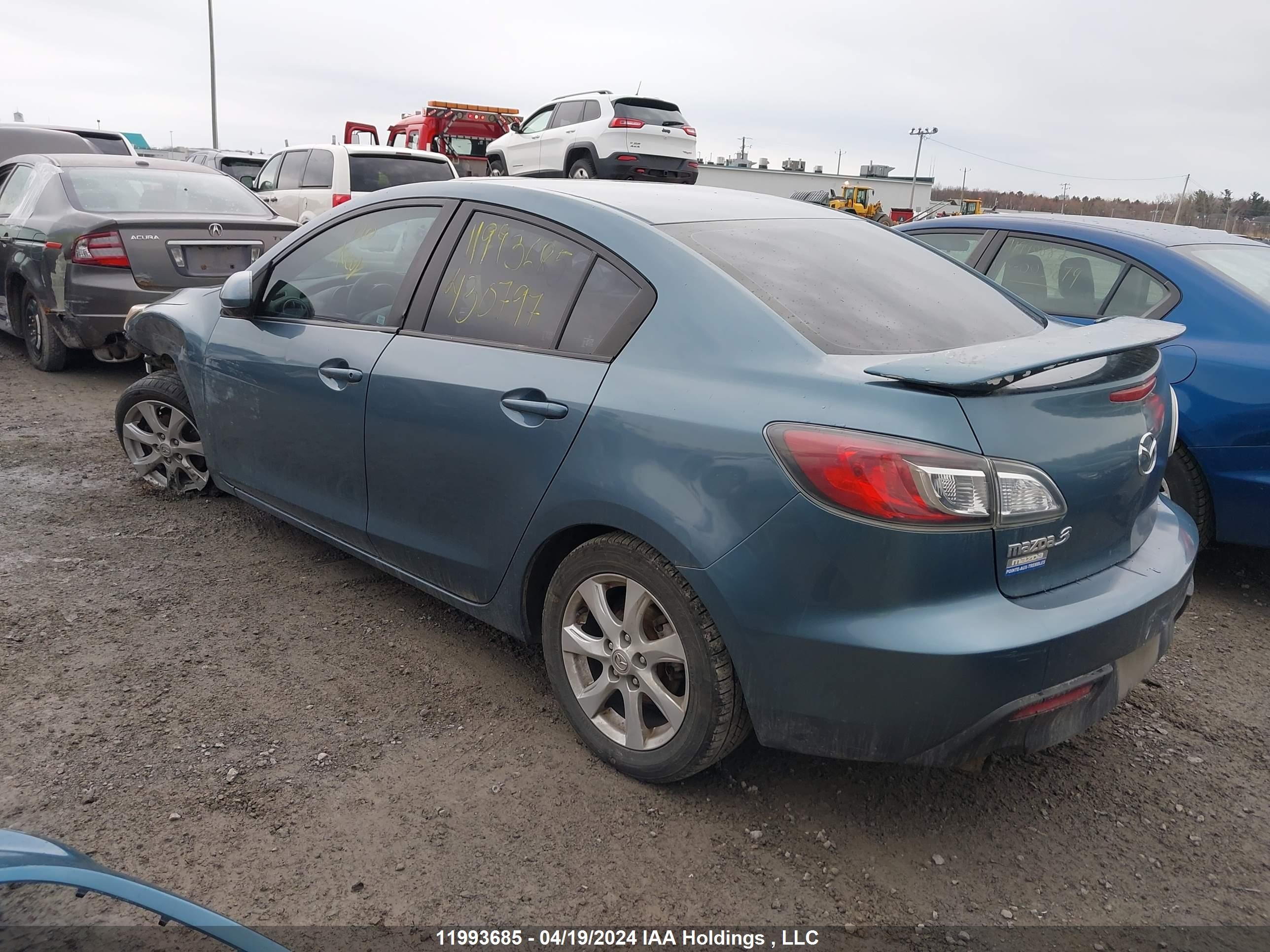 Photo 2 VIN: JM1BL1UF1B1430797 - MAZDA 3 