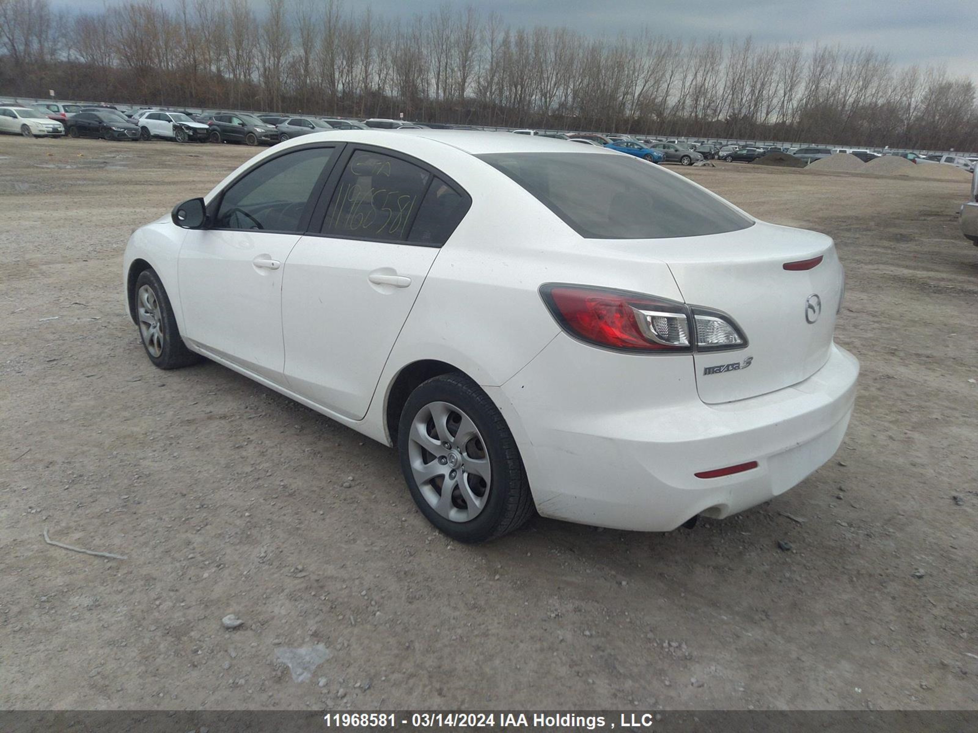 Photo 2 VIN: JM1BL1UF1D1841068 - MAZDA 3 