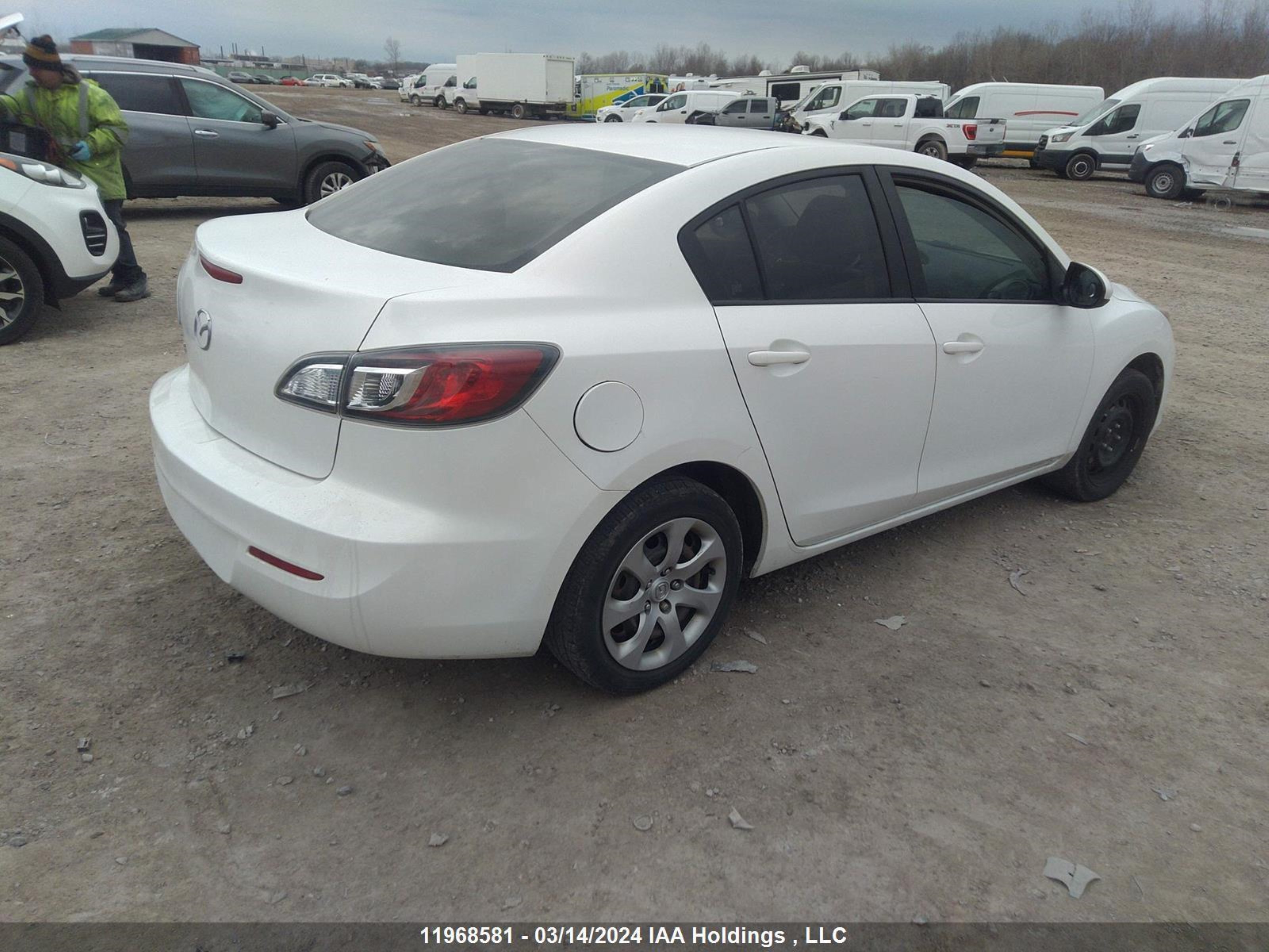 Photo 3 VIN: JM1BL1UF1D1841068 - MAZDA 3 