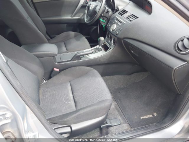 Photo 4 VIN: JM1BL1UF3B1495246 - MAZDA MAZDA3 