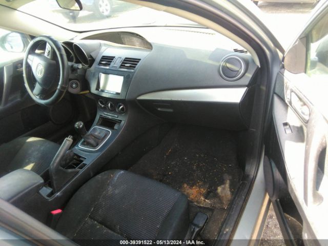 Photo 4 VIN: JM1BL1UF4C1678429 - MAZDA MAZDA3 